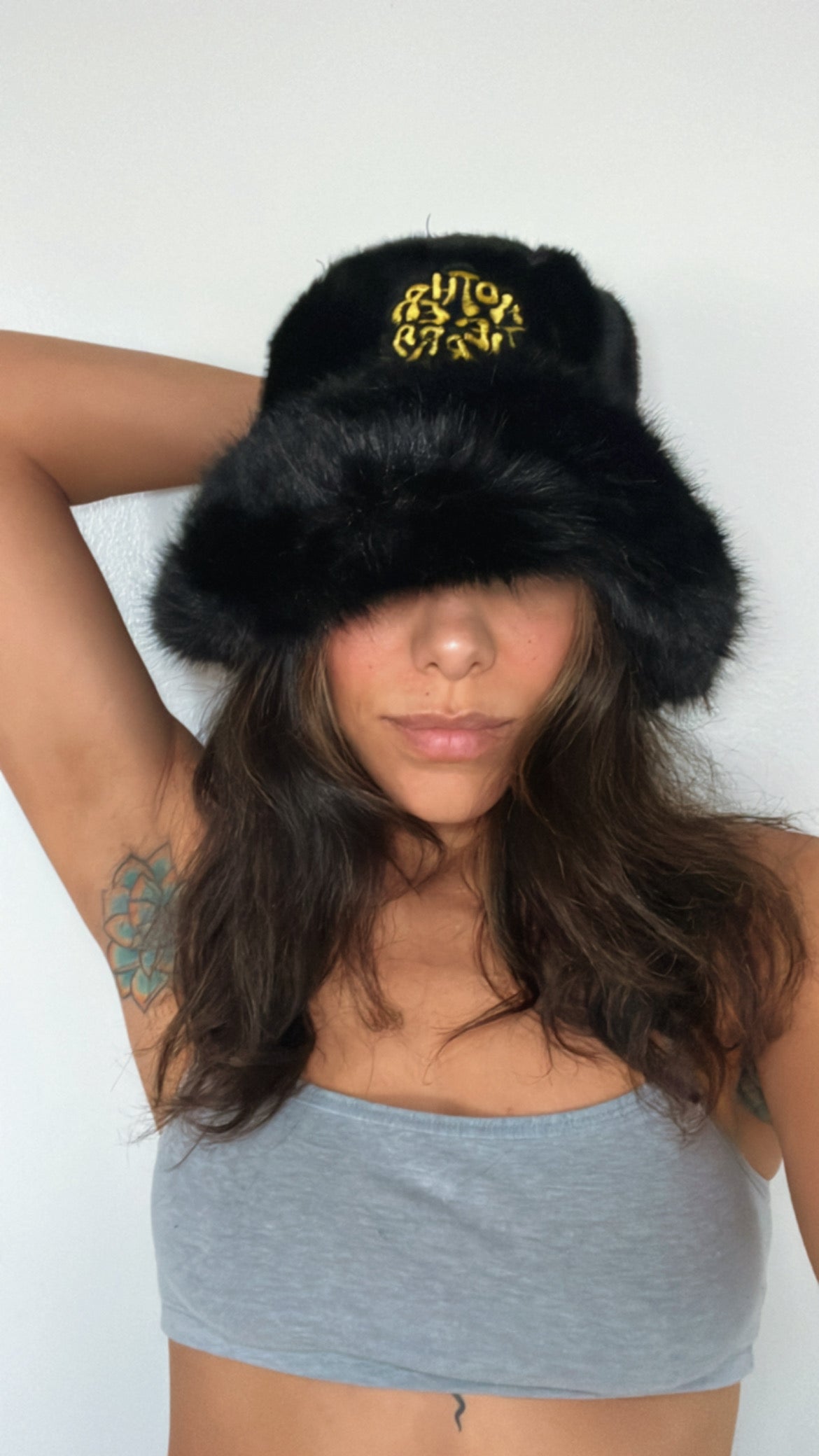 Faux fur bucket hat yellow