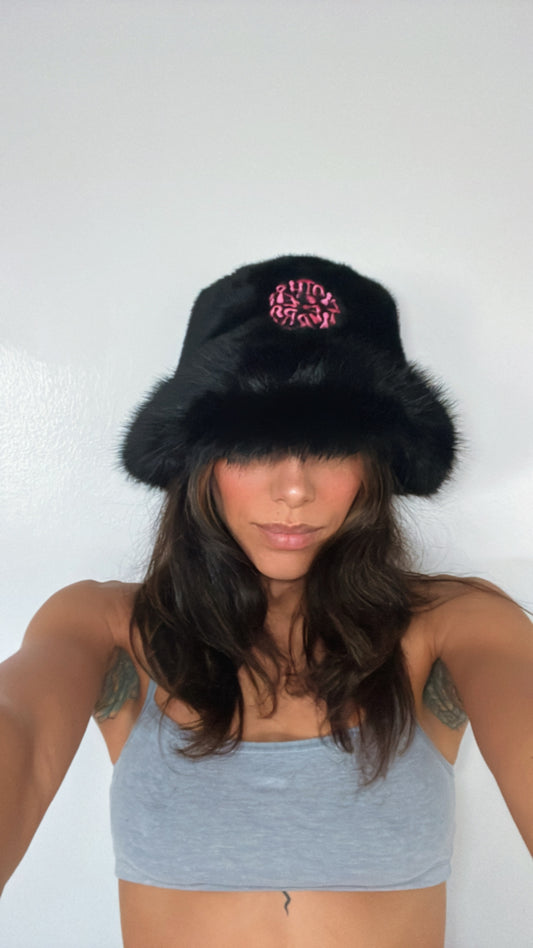 Faux fur bucket hat pink